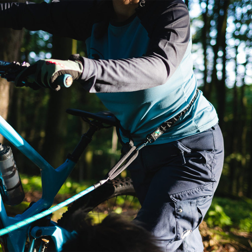 Rope & Bungee Dog Lead 2-in-1, clipped to mountain biker